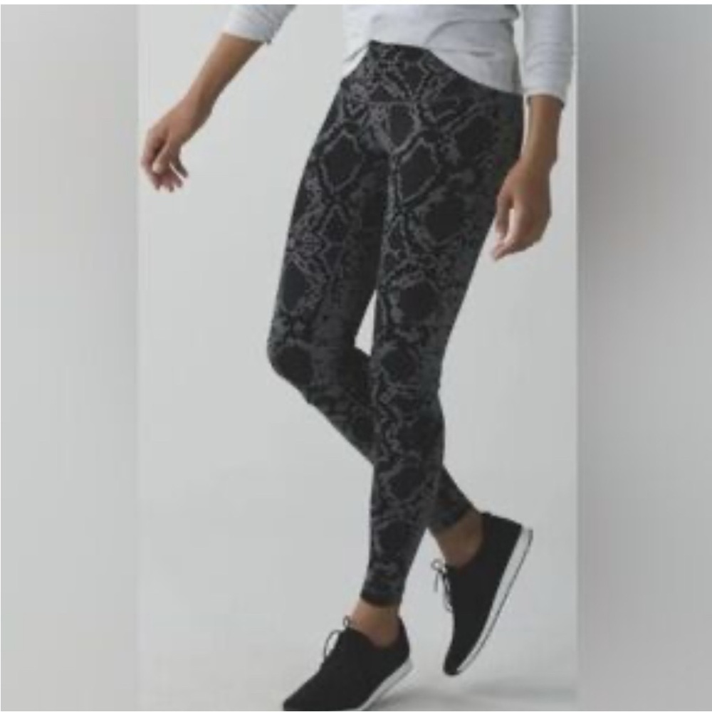 Lululemon Athletica high waisted Black and Gray high waisted Patterned leggings